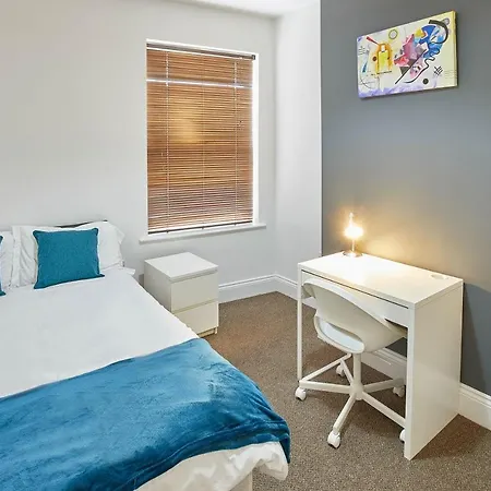 Host & - Gresham House * Middlesbrough