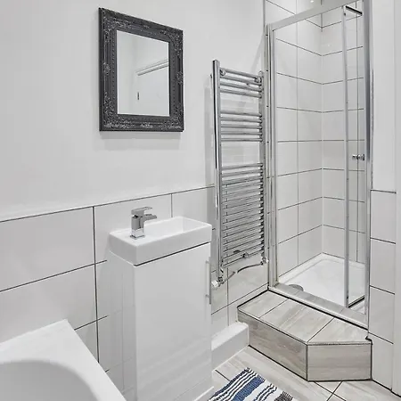 Host & - Gresham House *